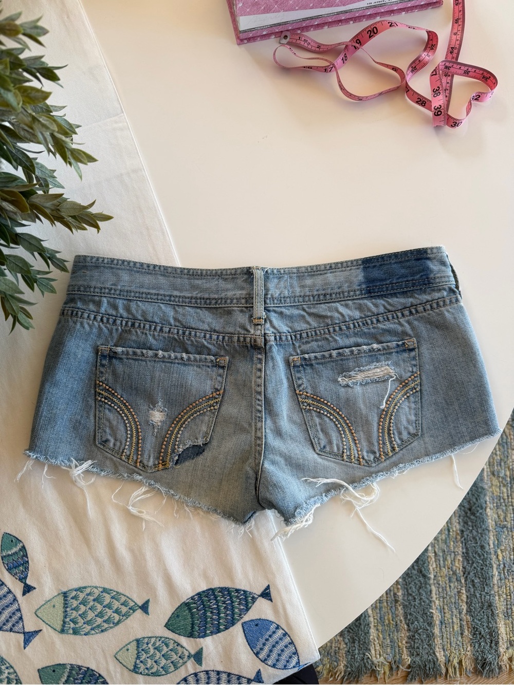 Vintage Hollister Low Rise Denim Shorts - Picture 4 of 5